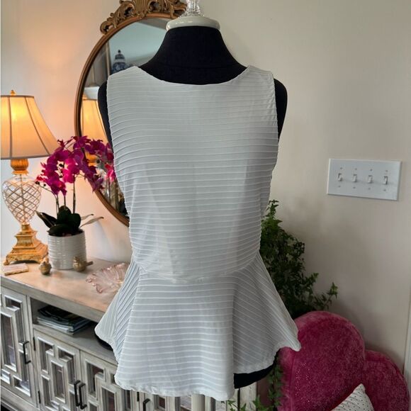 bisou bisou white tank top size medium - Picture 1 of 4